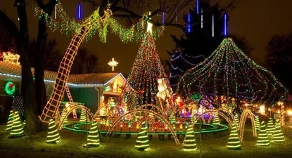 En Misuri, la decoración de Mike Bagwell incluye un total de 270.000 bombillas