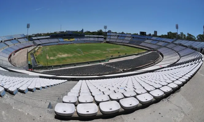 Los cuidados que hay que tener en Uruguay: que no ingresen hinchas con carné de periodista