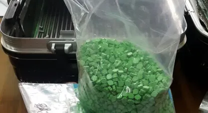 otro extranjero detenido por intentar ingresar pastillas a uruguay