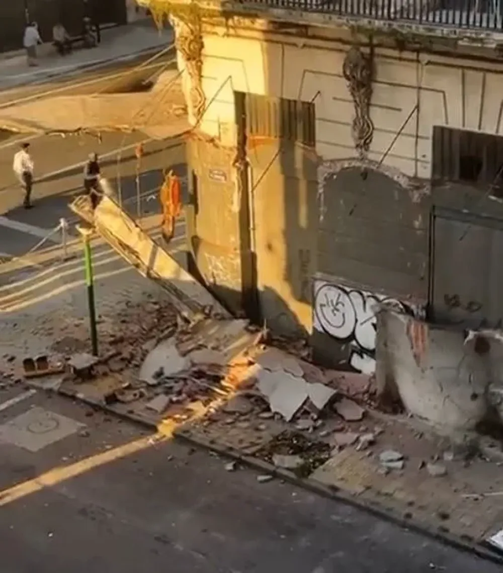 El edificio derrumbado en Ciudad Vieja