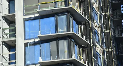 Calificadora de riesgo mantiene grado especulativo a fideicomiso inmobiliario