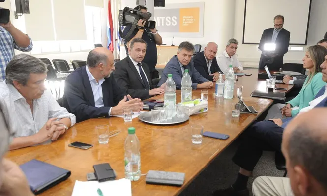 Gobierno, Pit-Cnt y empresarios también piensan en el día después del coronavirus