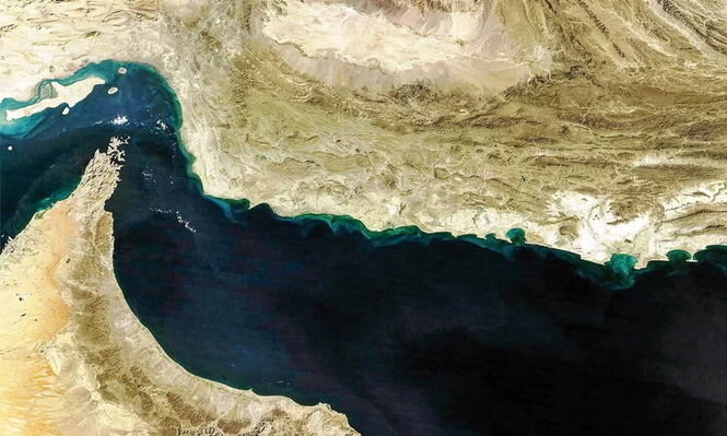 Por qué la polémica propuesta de Irán y EEUU de cobrar peaje en el estrecho de Ormuz choca con el derecho internacional