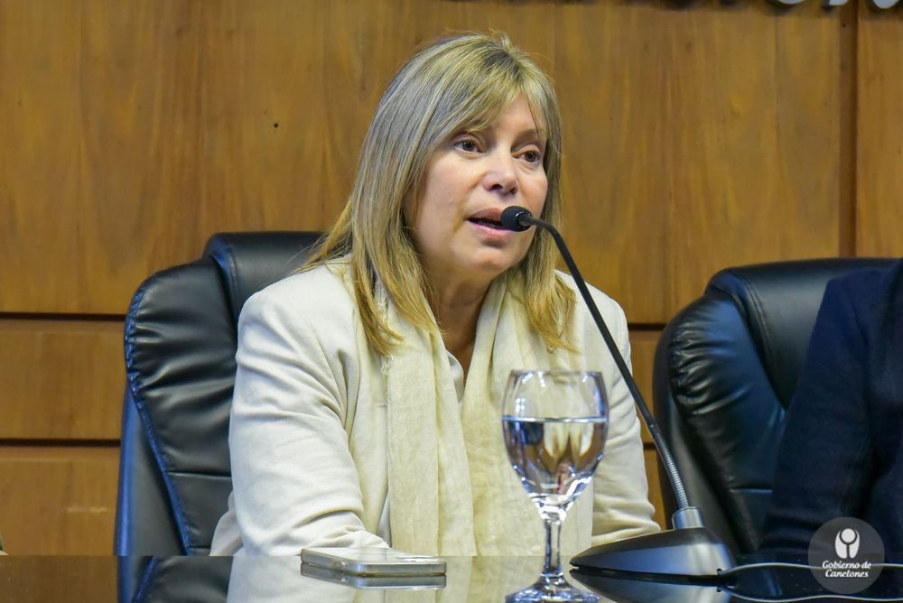 La intendenta de Canelones, Gabriela Garrido