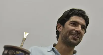 Qué fue de la vida de los 148 futbolistas que jugaron cuando debutó Abreu