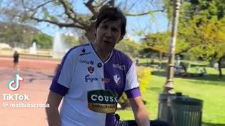 El sueño del pibe: Bambino Pons, con la camiseta de Fénix, relató el gol de un hincha cualquiera en un parque