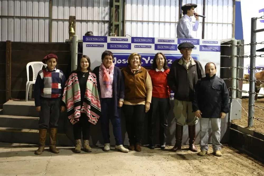 La familia Dolz con Pablo Valdez; atrás remataba Alejandro Núñez