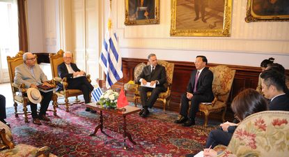 MGAP y RREE: Fratti y Lubetkin, junto al presidente Orsi, recibieron al ministro de Agricultura y Asuntos Rurales de China.
