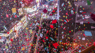 Del Desfile de Rosas en California a la tradicional cuenta regresiva en Times Square: cómo se prepara EEUU para recibir el Año Nuevo