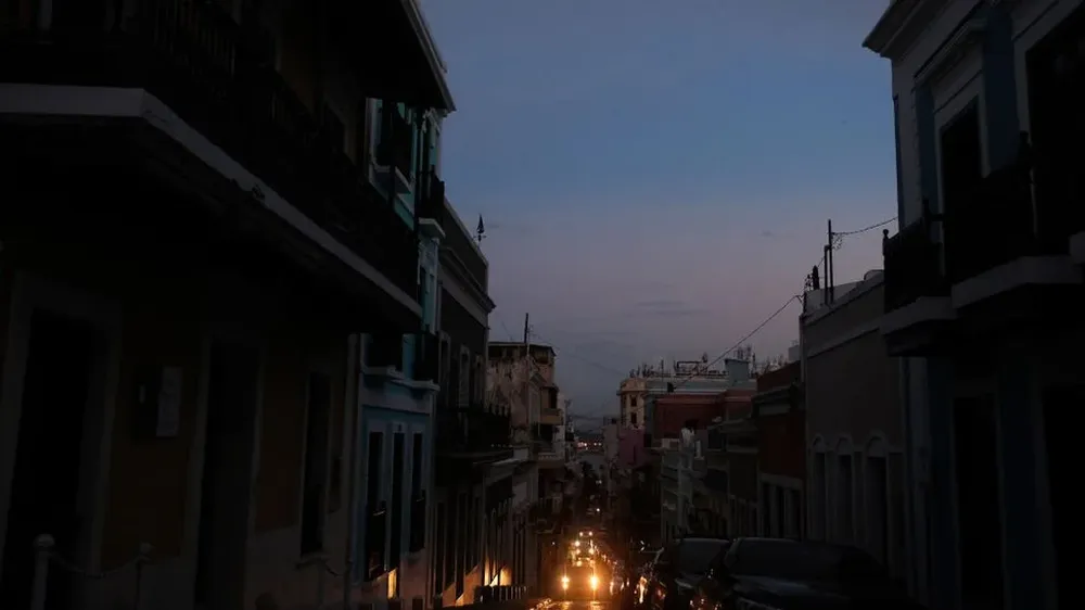 En abril, Puerto Rico sufrió un apagón que dejó a oscuras toda la isla.