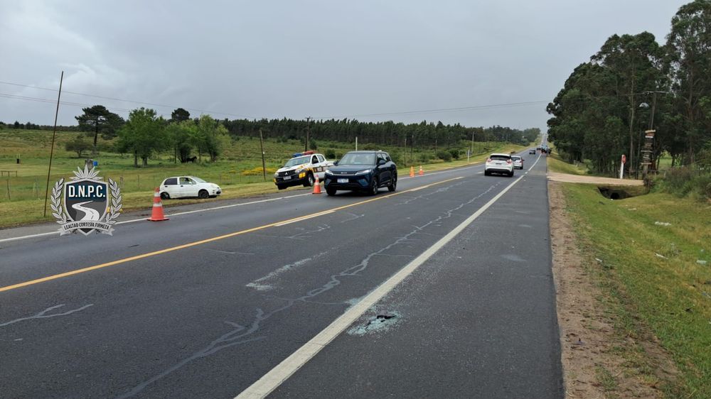 Imagen del accidente de esta tarde en Canelones, donde una mujer de 53 años murió