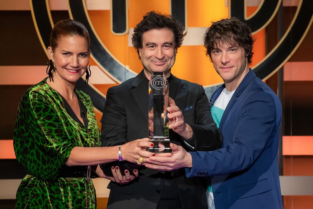 Radio Televisión Española ha destinado un presupuesto de 9.306.599,69 euros para los 12 episodios de esta temporada, cubriendo costos desde los sueldos hasta los ingredientes.  