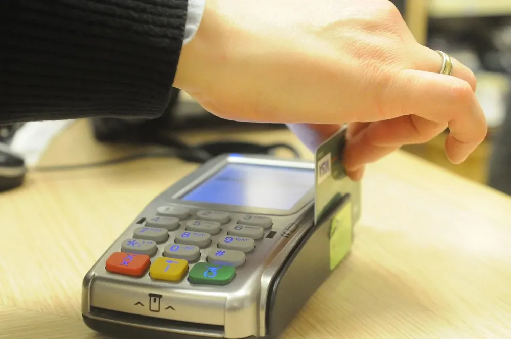 En una primera fase, el objetivo es habilitar el procesamiento de pagos con tarjetas con Visa y Mastercard, para incluir luego otros métodos de pago alternativos