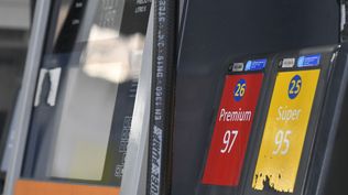 ¿Baja o congelamiento de nafta y gasoil en mayo? Lo que dice el informe de Ursea
