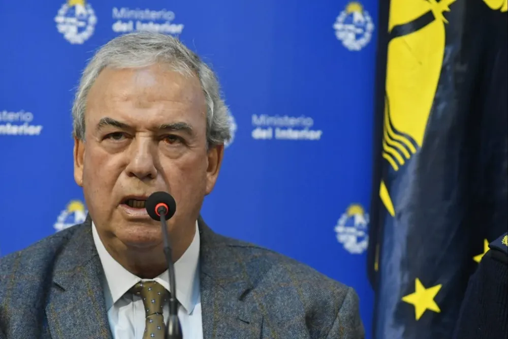 El ministro del Interior Luis Alberto Heber encabezó la conferencia de prensa