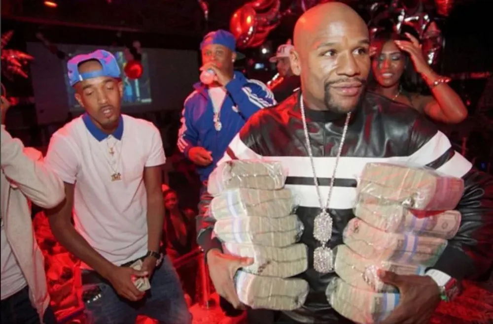 Mayweather con sus billetes en Miami