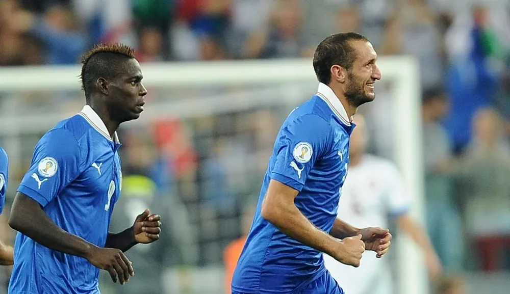 Mario Balotelli y Giorgio Chiellini
