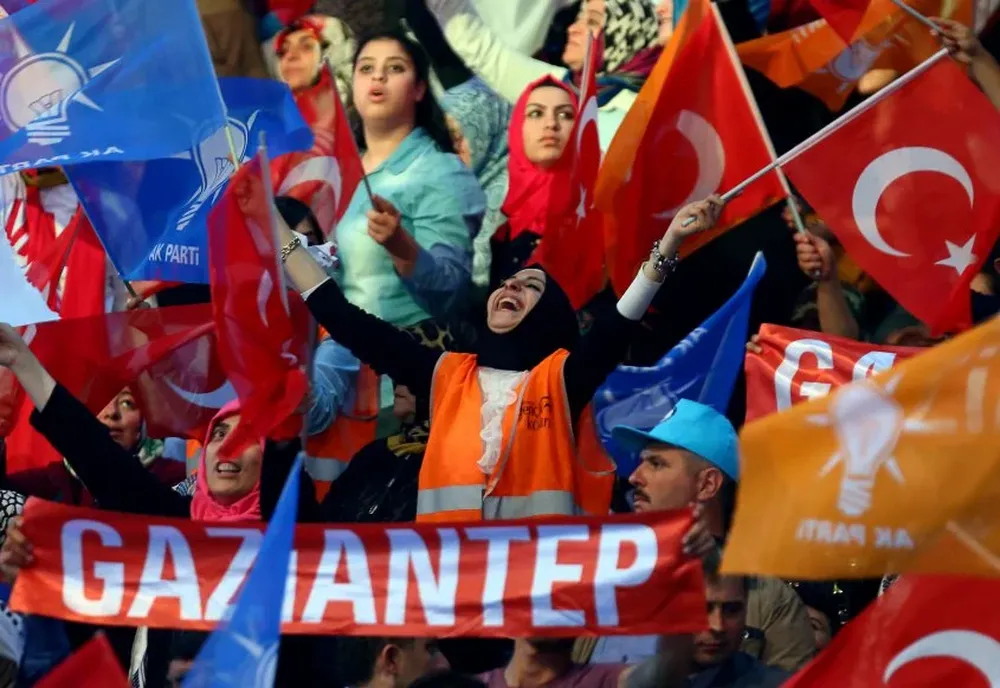 Manifestantes del Partido AK en Turquía.