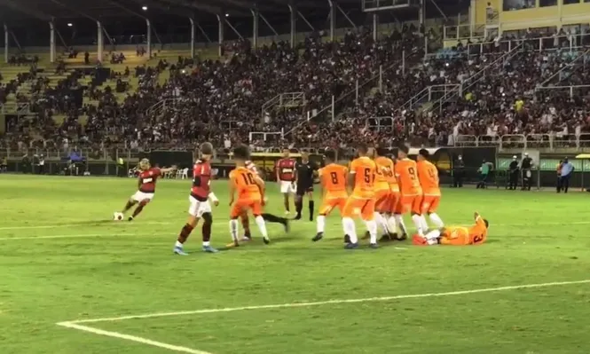 Golazo de Giorgian De Arrascaeta por el Campeonato Carioca