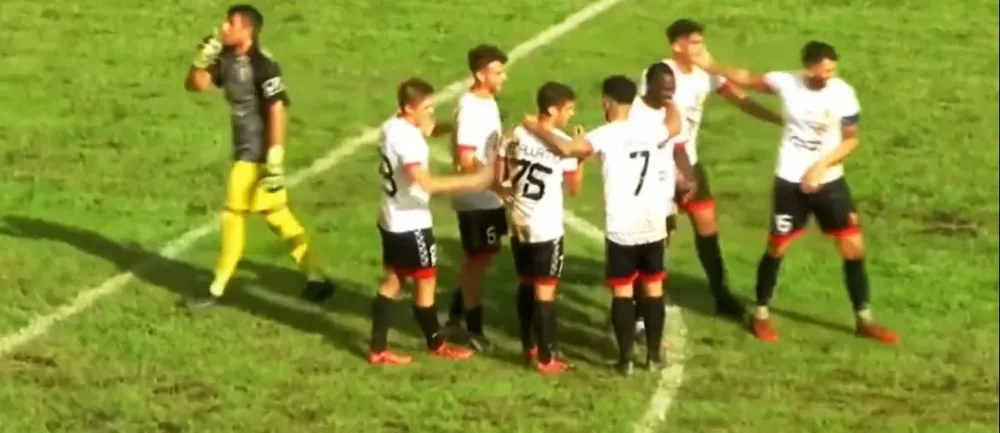 El festejo de Messina con su golero