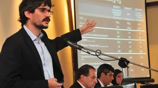 Argentina levantará restricciones  comerciales pero gradualmente