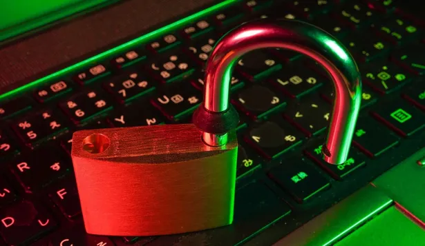 Fraudes y estafas cibernéticas: BCU propone levantar el secreto bancario