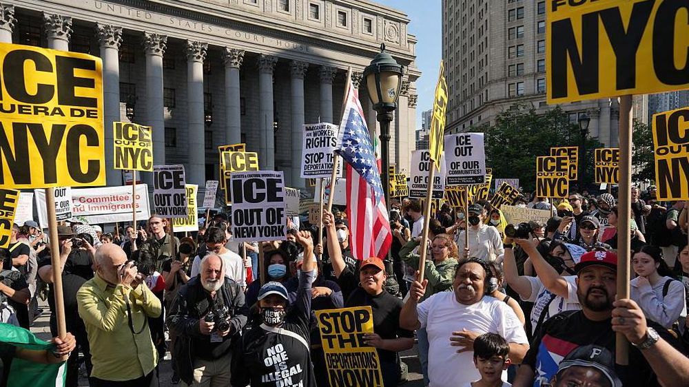 El Departamento de Policía de Nueva York confirmó que se realizaron varios arrestos durante las protestas.