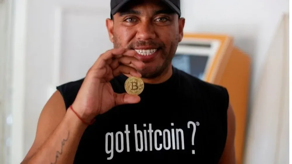 El Salvador se convirtió en el primer país en aprobar el uso del bitcoin como moneda de curso legal