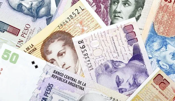 El dólar blue aumentó A$ 3 con respecto al valor del martes