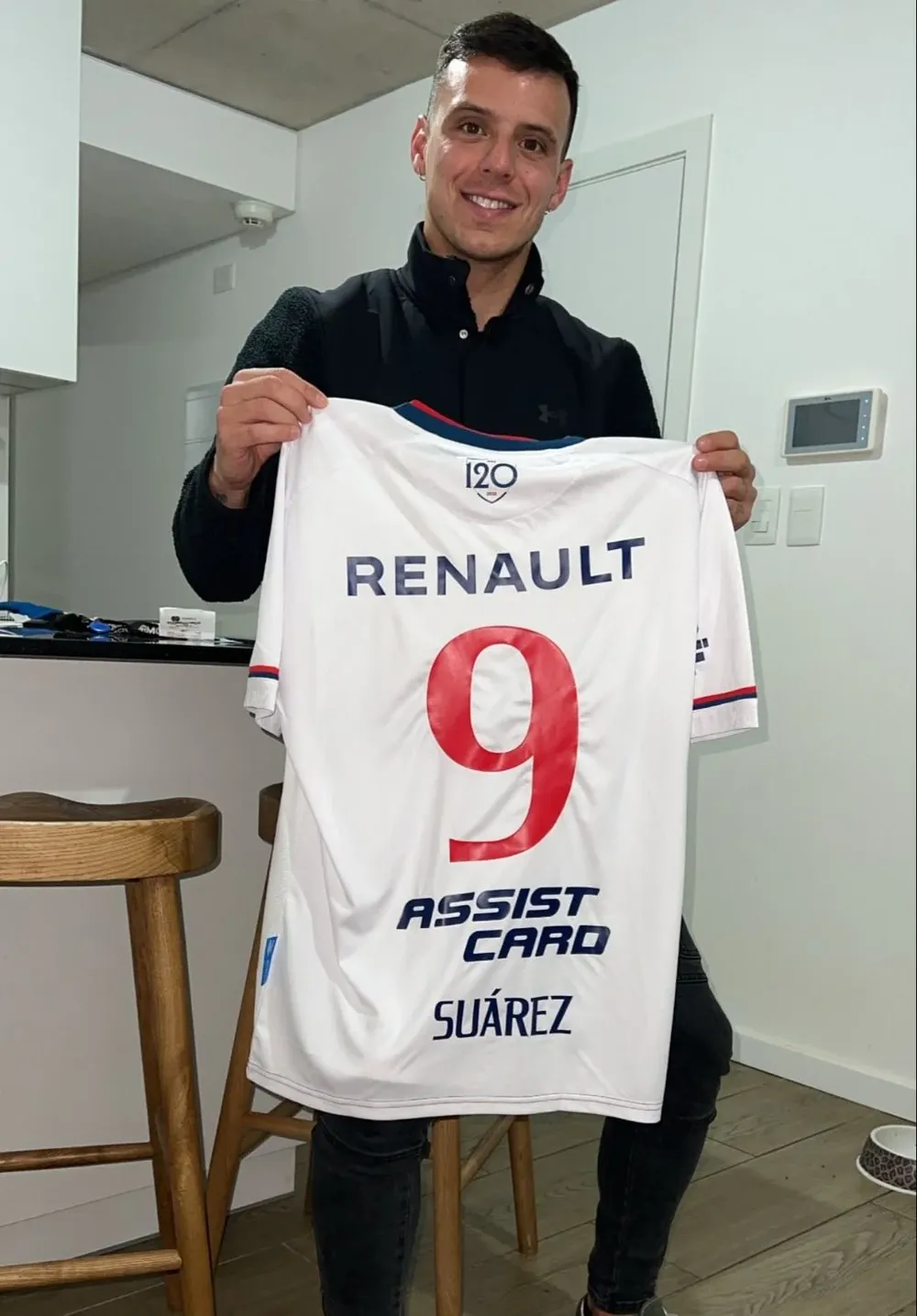 Leandro Otormin con la 9 de Luis Suárez