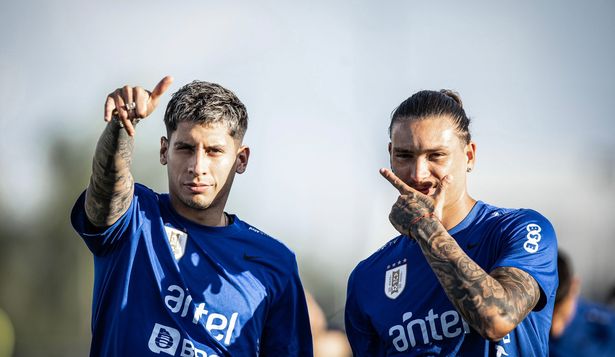 Mathías Olivera y Darwin Núñez en la práctica de la selección de Uruguay en Miami