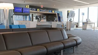 United Airles debió cancelar vuelos en EEUU luego que la variante Ómnicron afectar a tripulaciones.