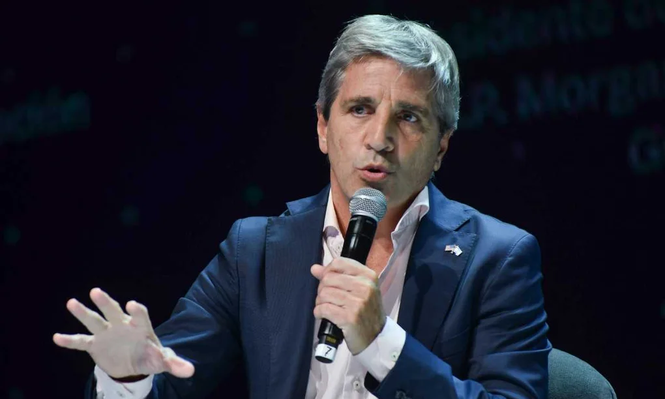 Caputo sostuvo que el mejor antídoto ante este escenario es garantizar el orden fiscal y monetario y continuar con el ajuste del gasto público.