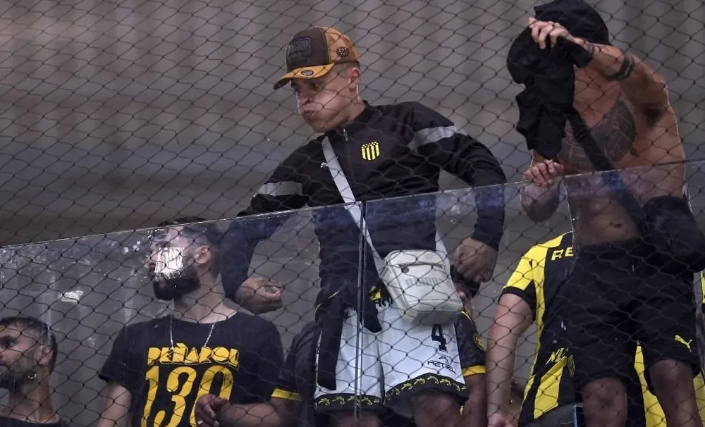 El gesto racista de un hincha de Peñarol