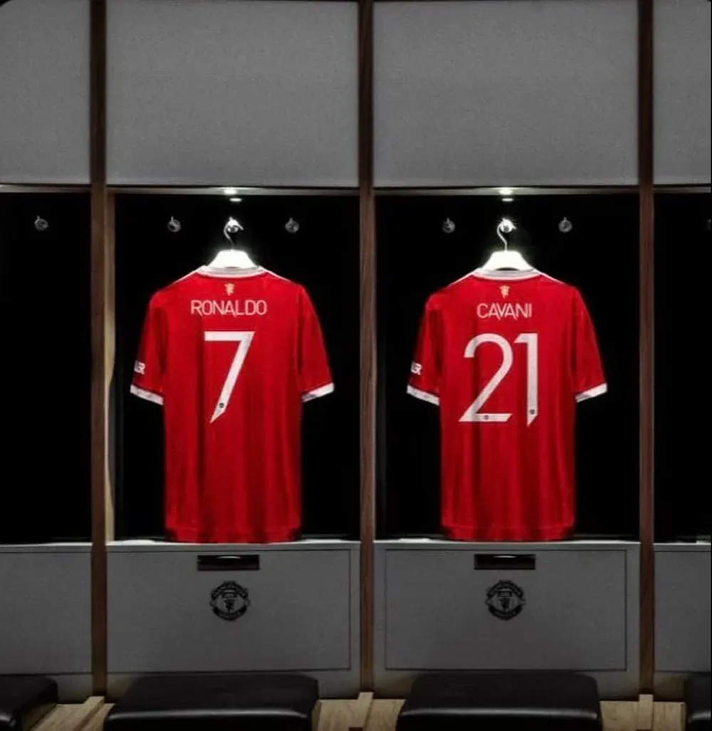 Las camisetas de Cristiano Ronaldo y Edinson Cavani ya están a la venta