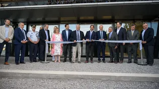El corte de cinta de la nueva terminal