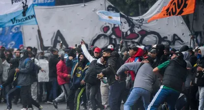 Una protesta en las afueras del Congreso argentino a fines de octubre, cuando se votaba el presupuesto