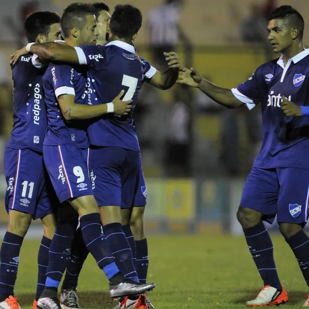 Nacional celebró en su debut