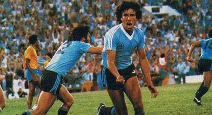Victorino gritando el gol a Brasil que le dio el título a Uruguay en el Mundialito