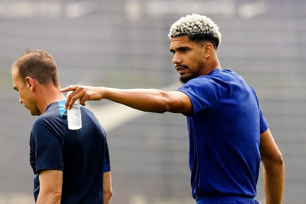 Ronald Araujo en el entrenamiento de este viernes