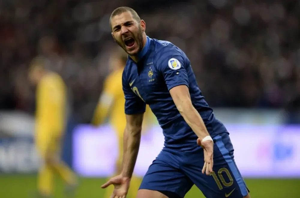 Benzema declara bajo arresto