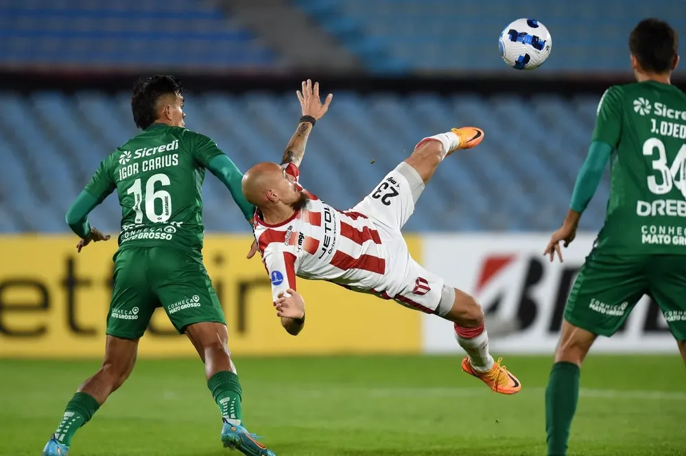 Un intento ofensivo de Nicolás Sosa