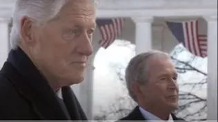 Clinton y Bush en el mensaje para promover la vacunación