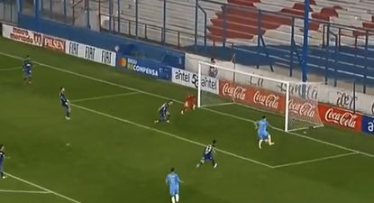 La atajada de Luis Mejía ante José Neris