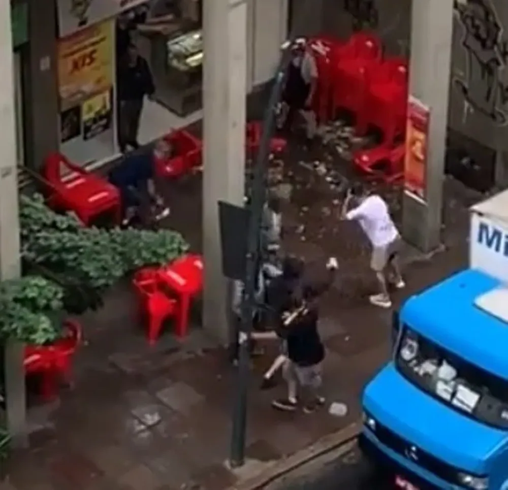 Un hincha de Nacional fue agredido este miércoles por hinchas de Internacional de Porto Alegre