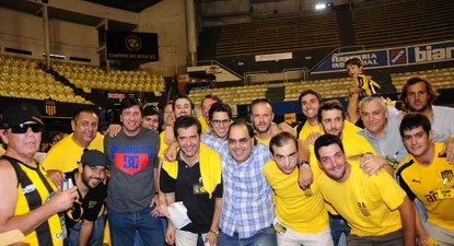 Otros tiempos; Moratorio -detrás de Rachetti- el día de las elecciones