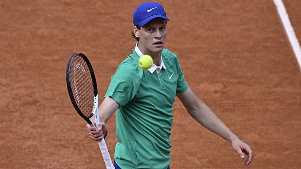 Jannik Sinner se impone a Bublik y pasa a semifinales en París