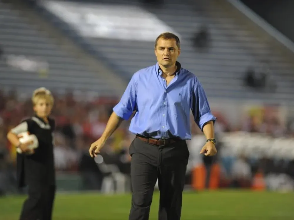 El DT le mandó un saludo a Carrasco