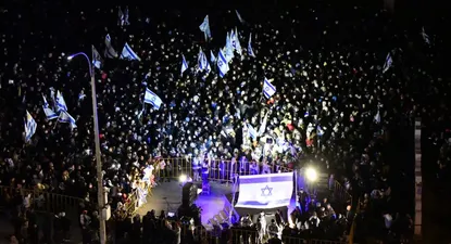 contra el terrorismo: comunidad judia de uruguay se reunio en la rambla de kibon en apoyo a israel