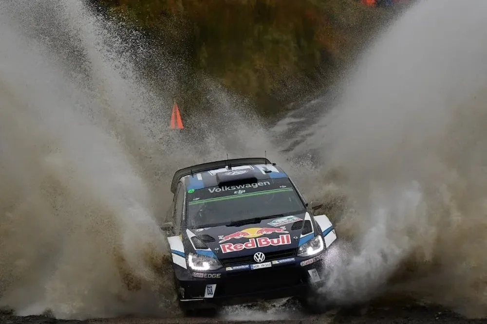 Sebastien Ogier en su VW Polo durante el pasado Rally de Gales